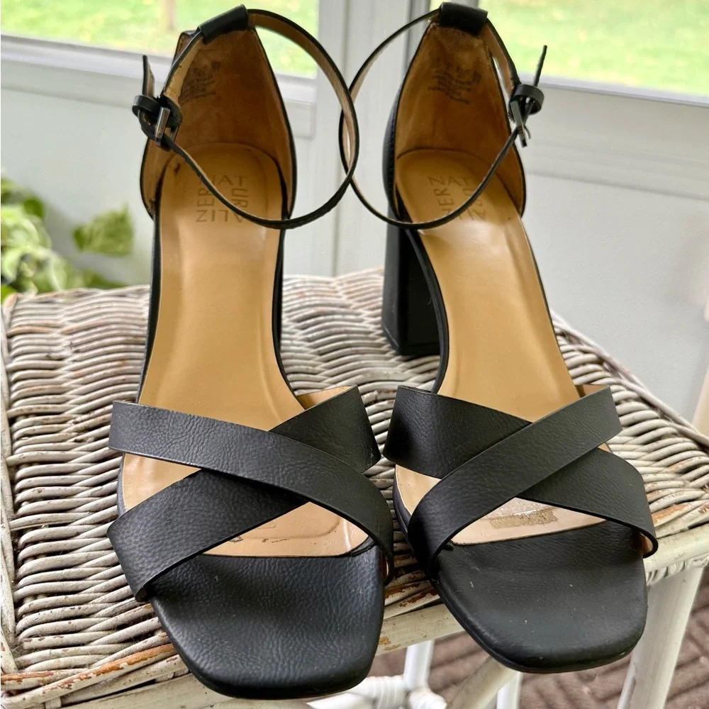 Naturalizer Black Strappy Block Heels ✨ - Picture 2 of 5